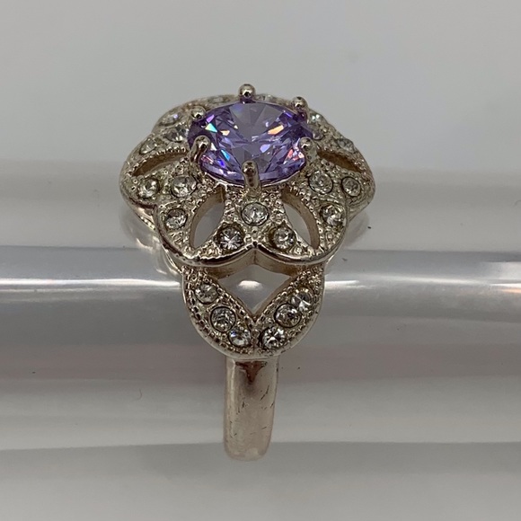 Avon Dazzling Floral Purple Cubic Zirconia Silver Tone Cocktail Ring, 10 - Picture 11 of 15